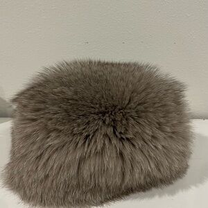 MAXMARA Luxurious Fox Fur Hat in Gray